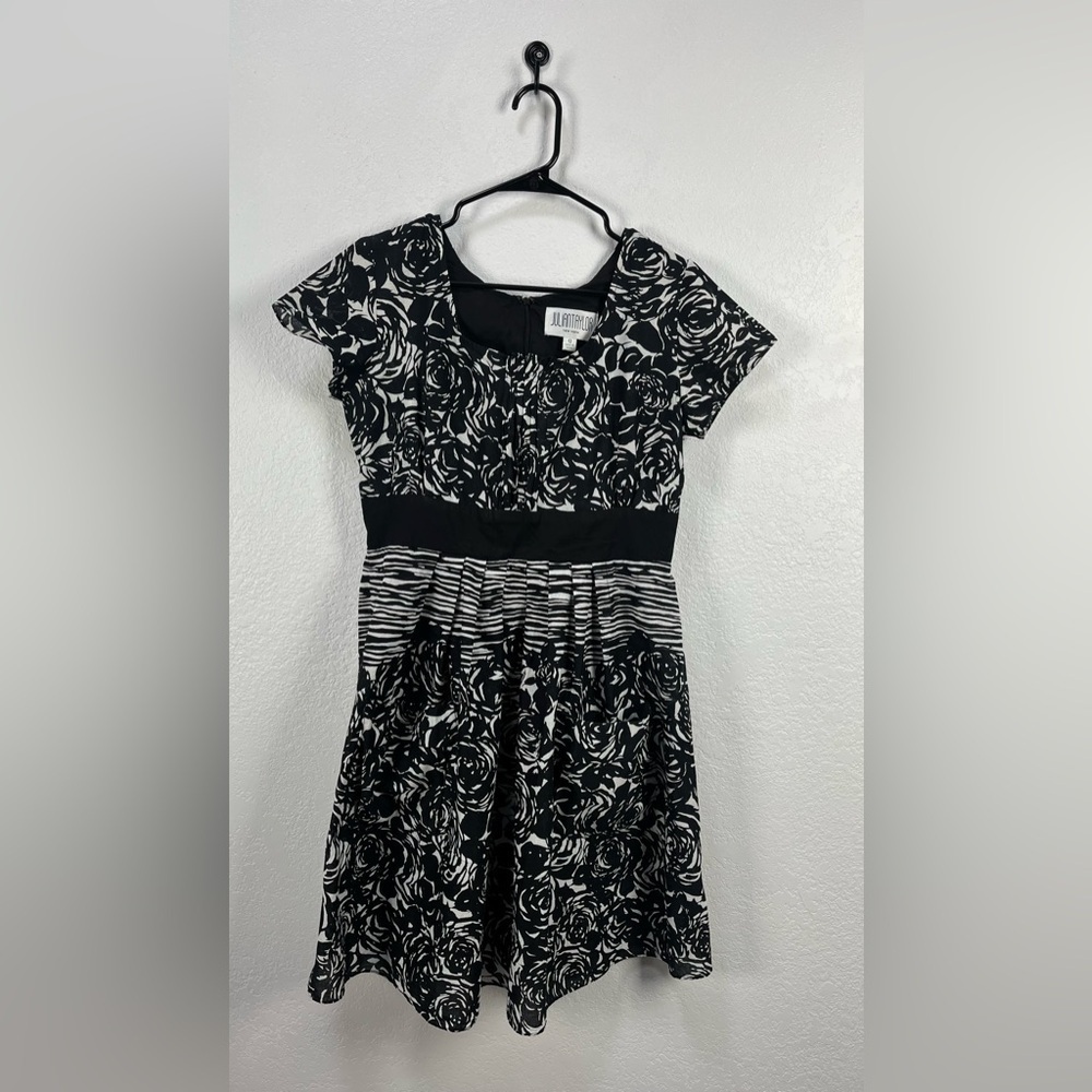 Julian Taylor Black White Floral Print Dress A Line Short Sleeve Sz 14 TC0822